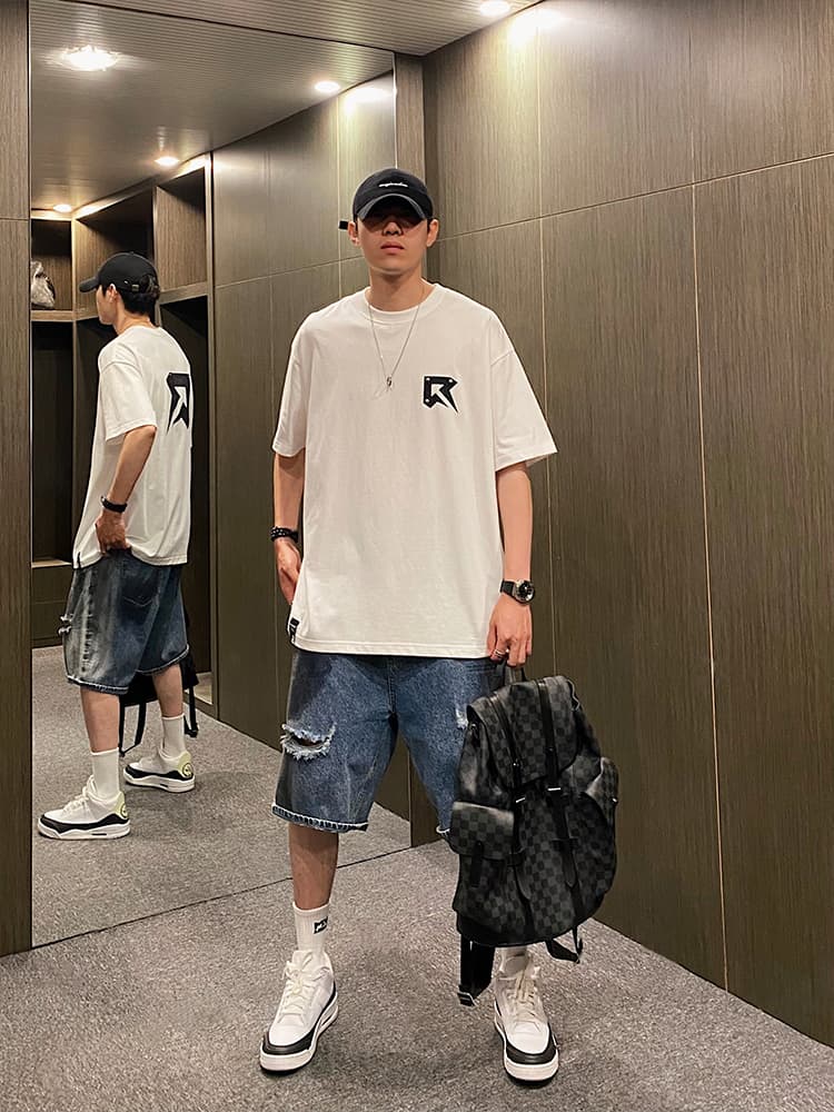 アウトドアファッション 矢印ロゴ入り特大半袖