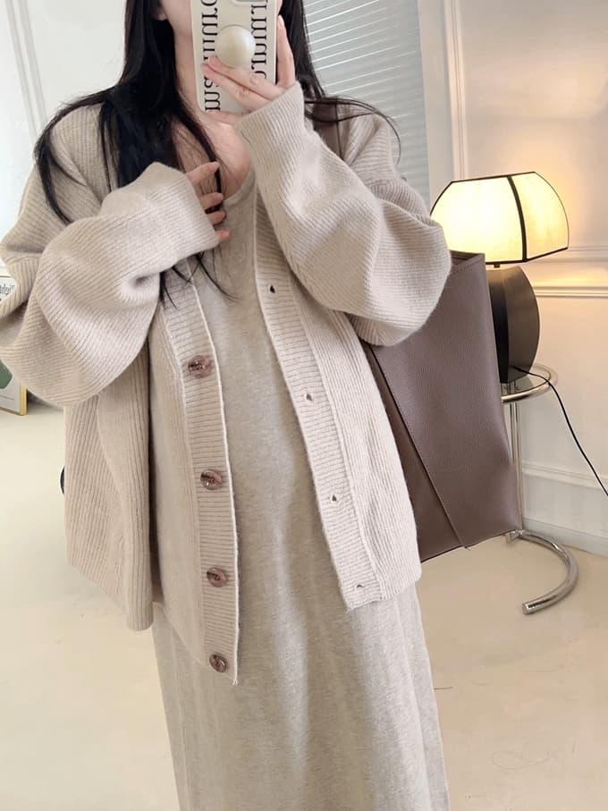 アウトドアファッション ゆるふわニットカーディガン