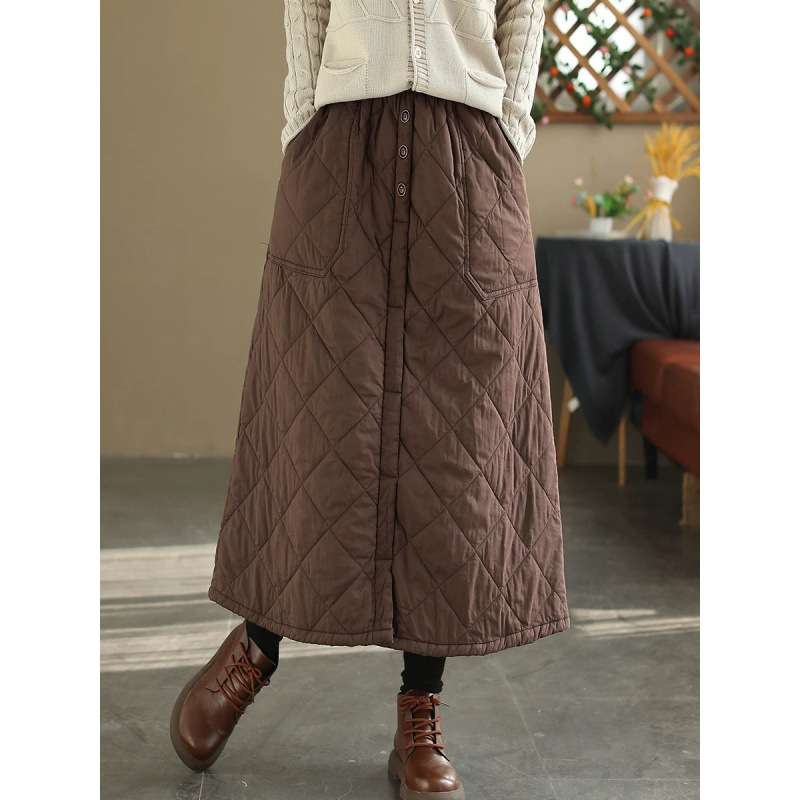 アウトドアファッション キルティングスカート付きニットワンピース