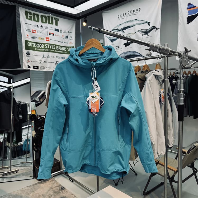 アウトドアファッション 防水機能付き山岳トレッキングパーカー