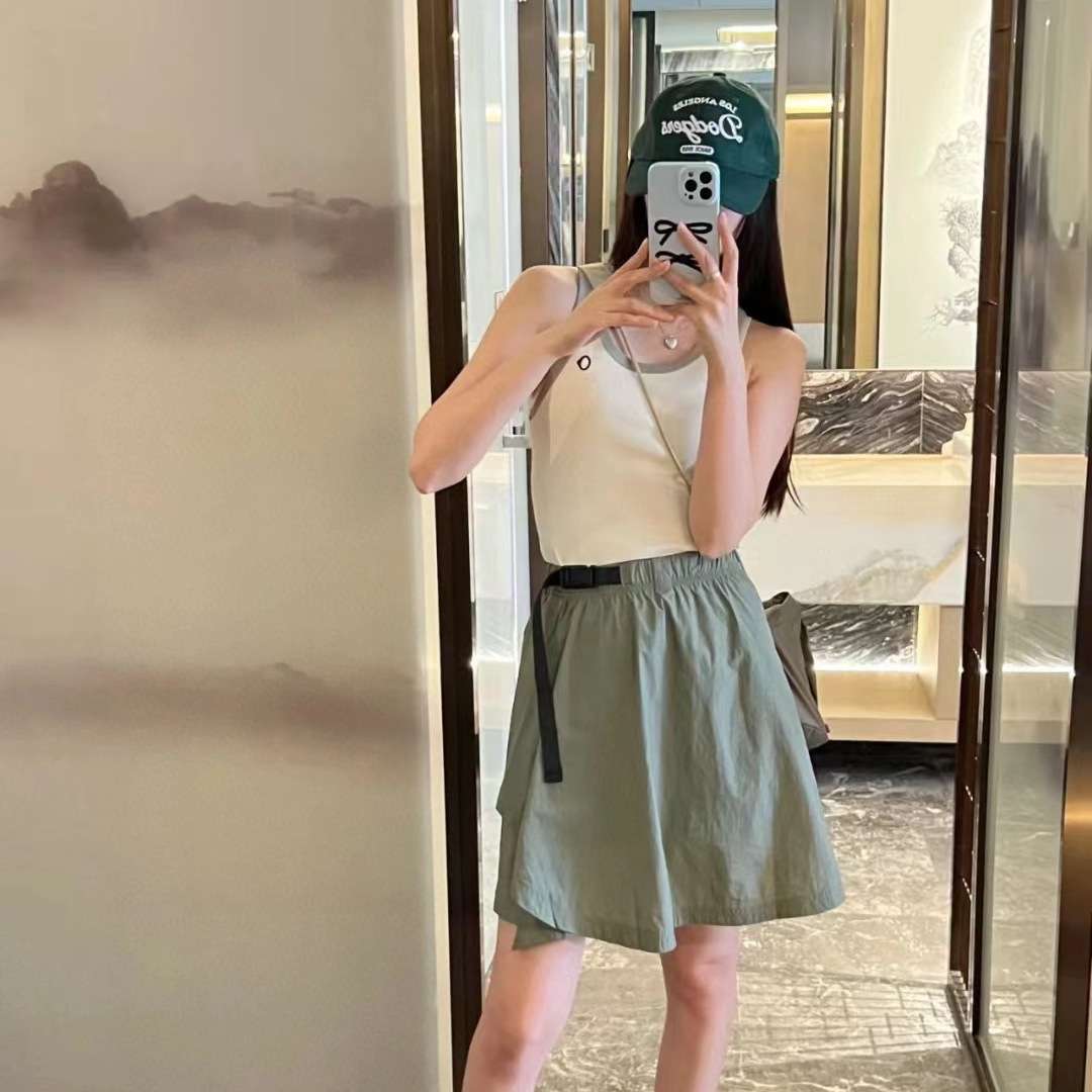 アウトドアファッション ミリタリー風フレアスカート