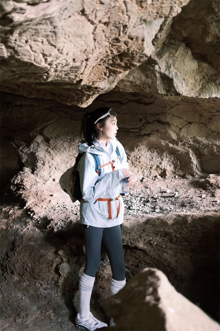 アウトドアファッション 防水機能付き山岳トレッキングパーカー