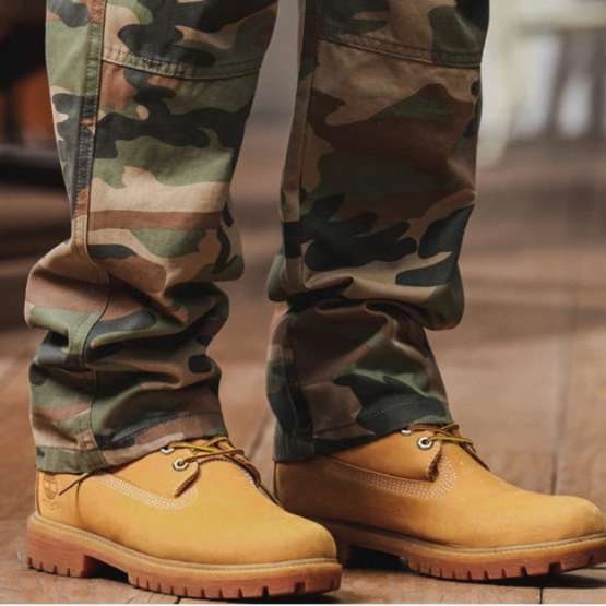 アウトドアファッション ミリタリー風カーゴパンツ