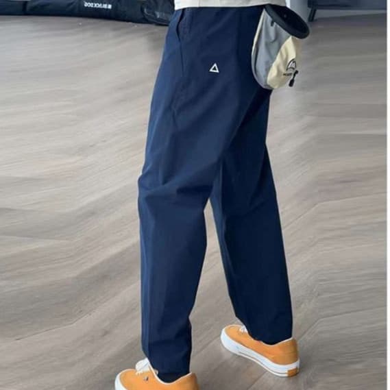 アウトドアファッション リラックス感あふれるアウトドアパンツ