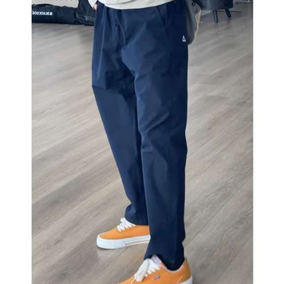 アウトドアファッション リラックス感あふれるアウトドアパンツ