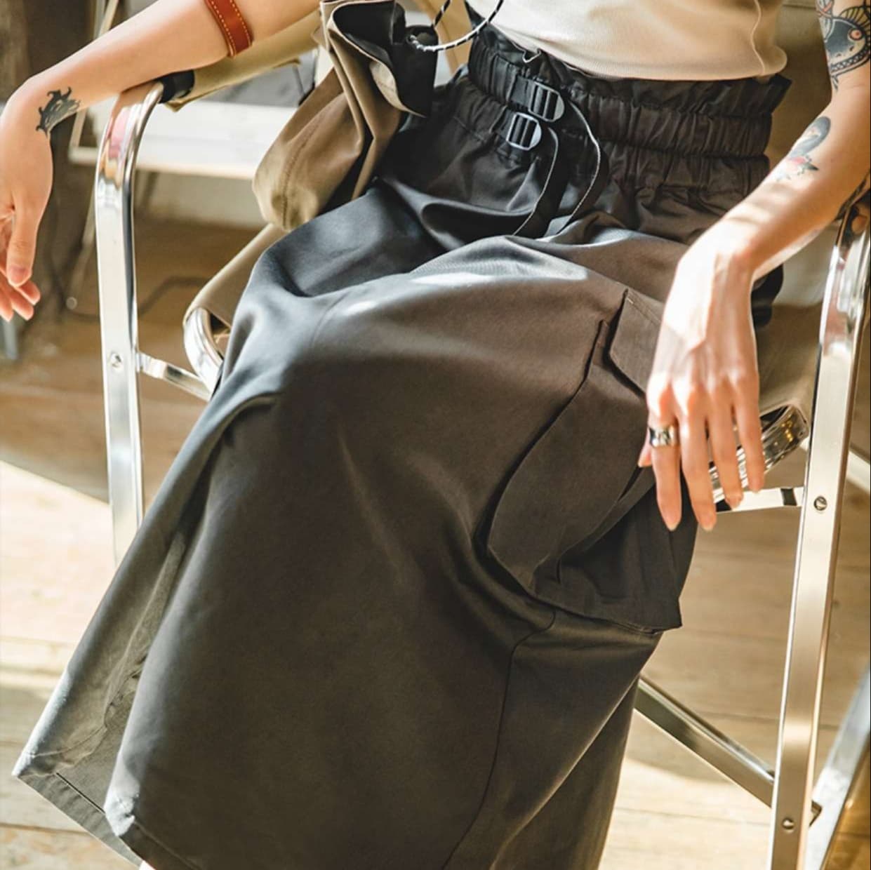 アウトドアファッション ベルト付きカーゴロングスカート