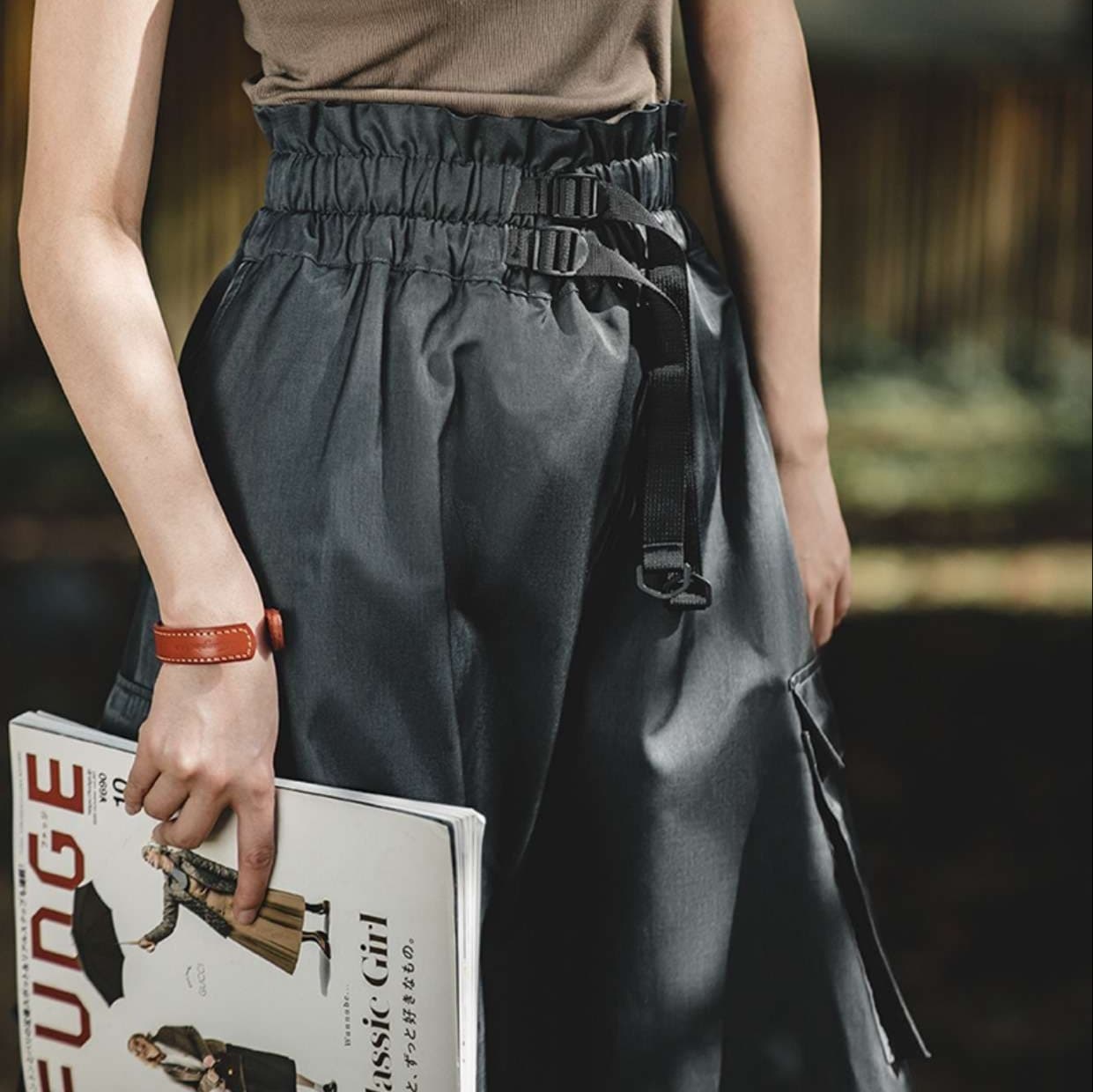 アウトドアファッション ベルト付きカーゴロングスカート