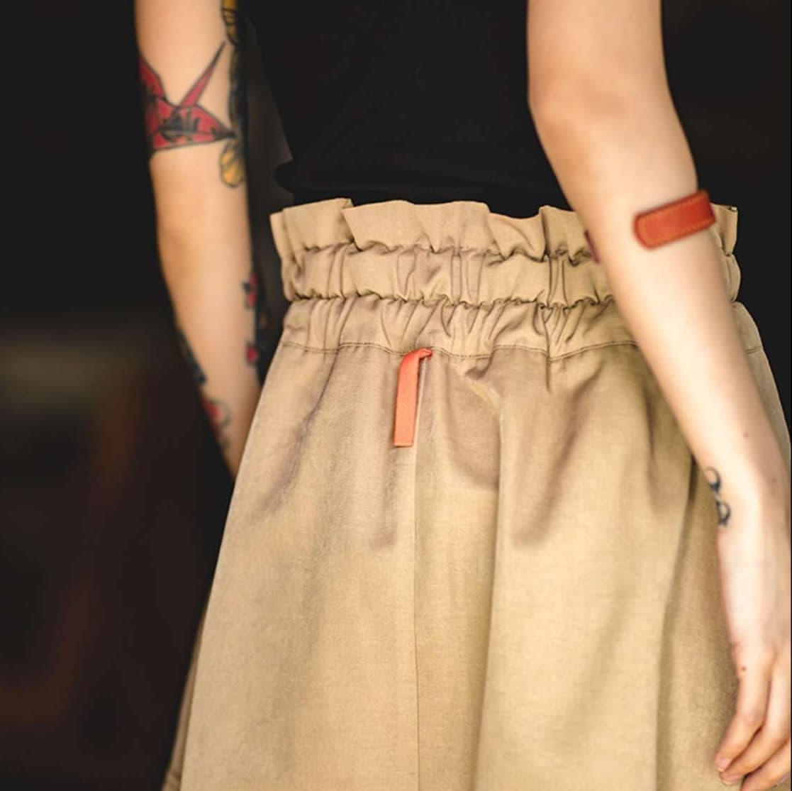 アウトドアファッション ベルト付きカーゴロングスカート