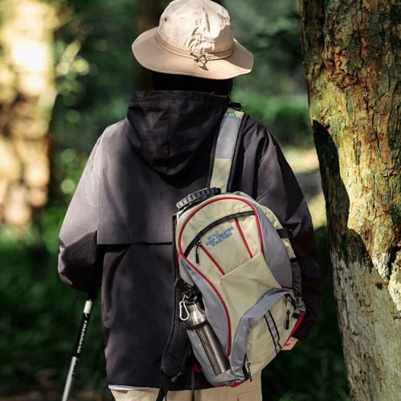 アウトドアファッション しなやかプルオーバーアノラック