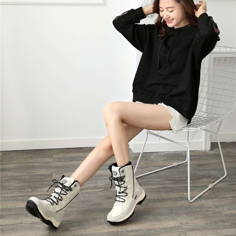 アウトドアファッション 女性向けウィンターレジャー登山ブーツ