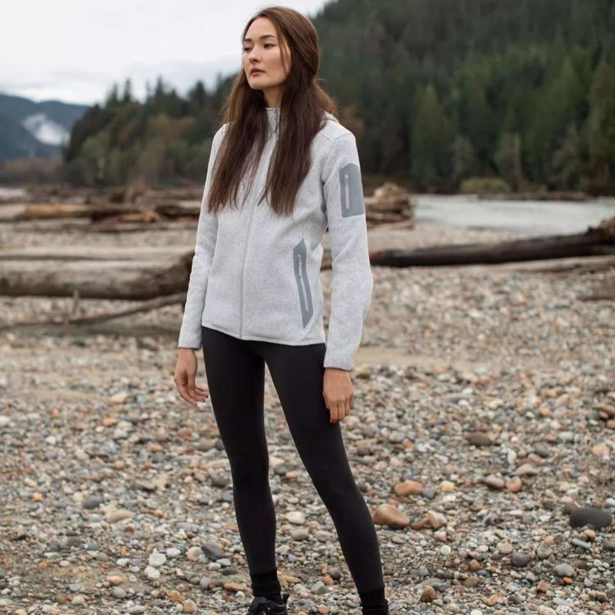 アウトドアファッション ふんわり温かスウェットジャケット