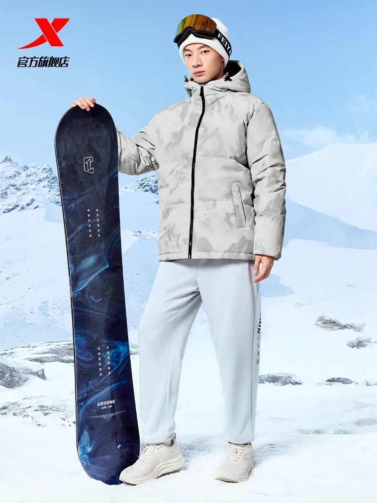 アウトドアファッション 防寒仕様 軽量ダウンジャケット