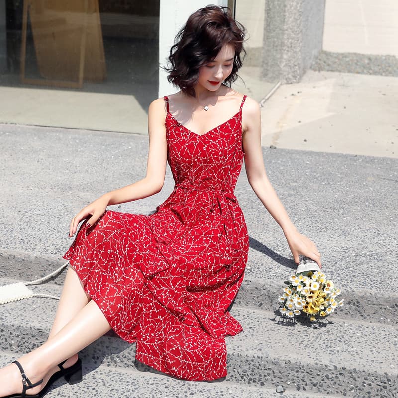 アウトドアファッション 涼やか波模様ティアードワンピース