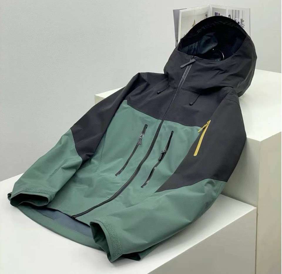 アウトドアファッション アルパインマスターフードジャケット