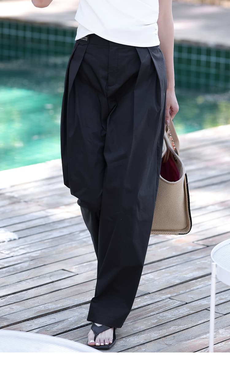 アウトドアファッション プリーツゆったりワイドパンツ