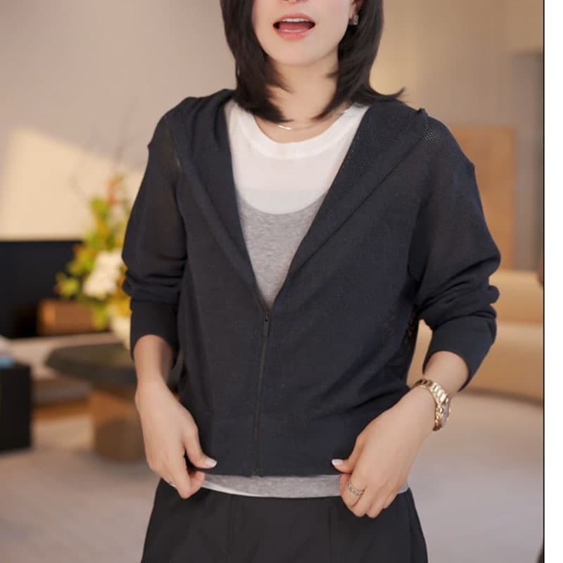 アウトドアファッション 重ね着風フード付きジャケット