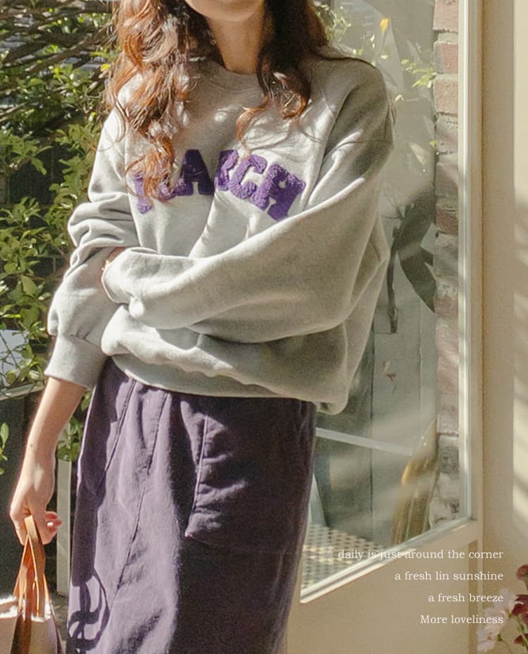 アウトドアファッション 春月レタリングトレーナー