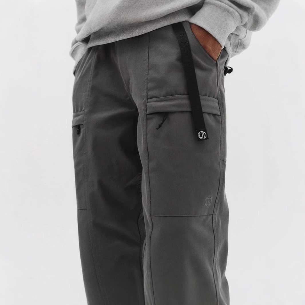 アウトドアファッション カーゴ機能付き トレッキングパンツ