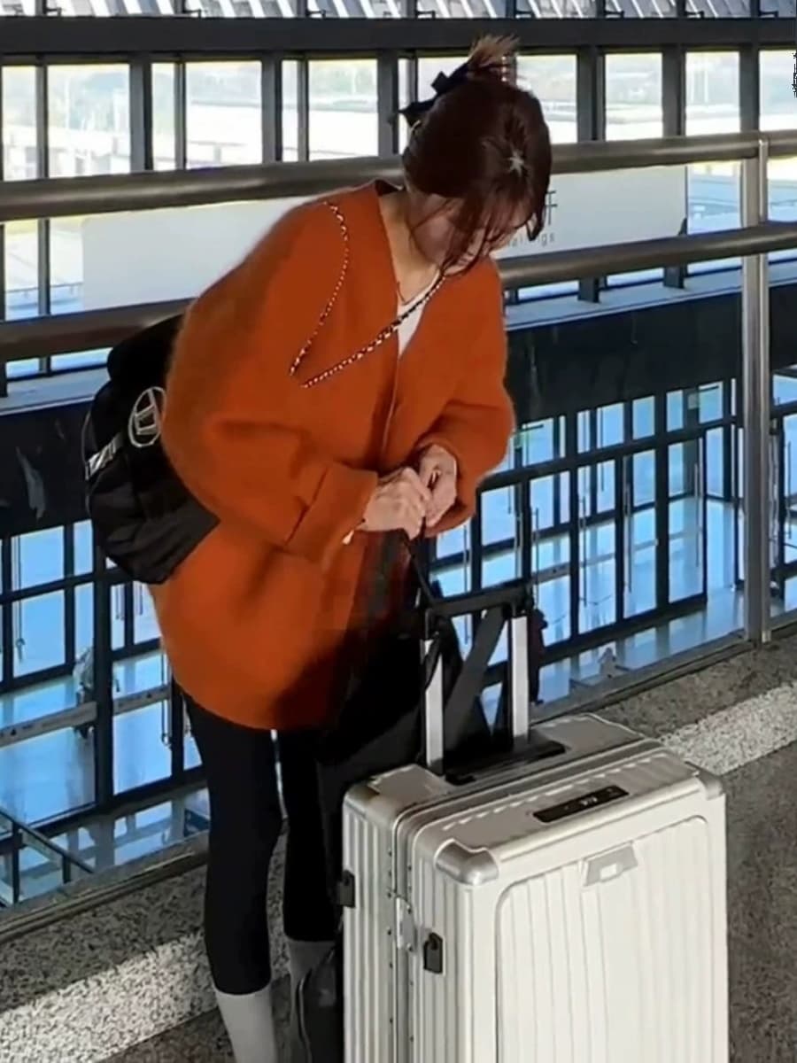 アウトドアファッション ふんわりニットプルオーバー