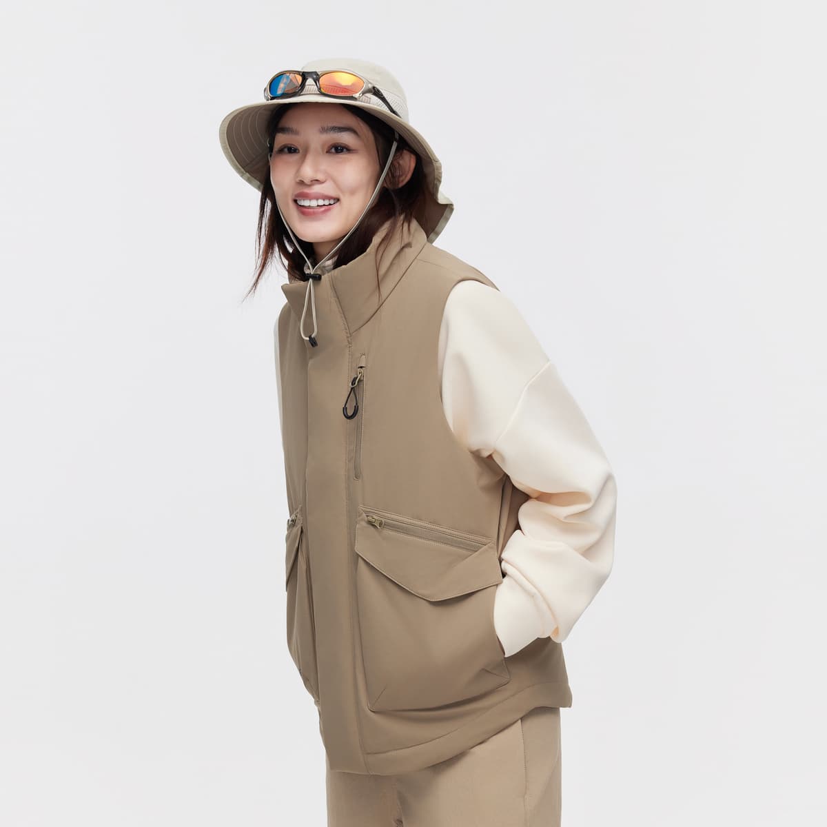 アウトドアファッション アウトドア機能性ベスト着回しコーデ