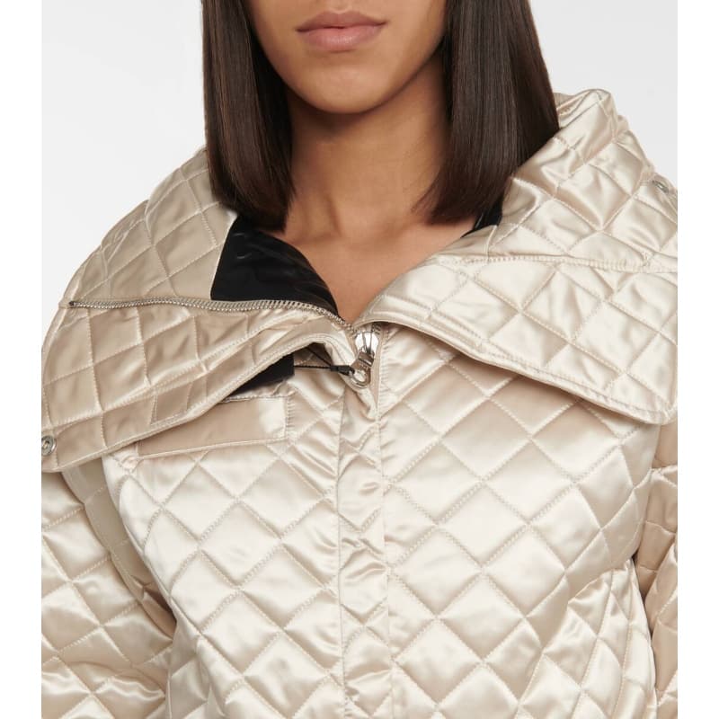 アウトドアファッション キルティング素材のスノーワンピース