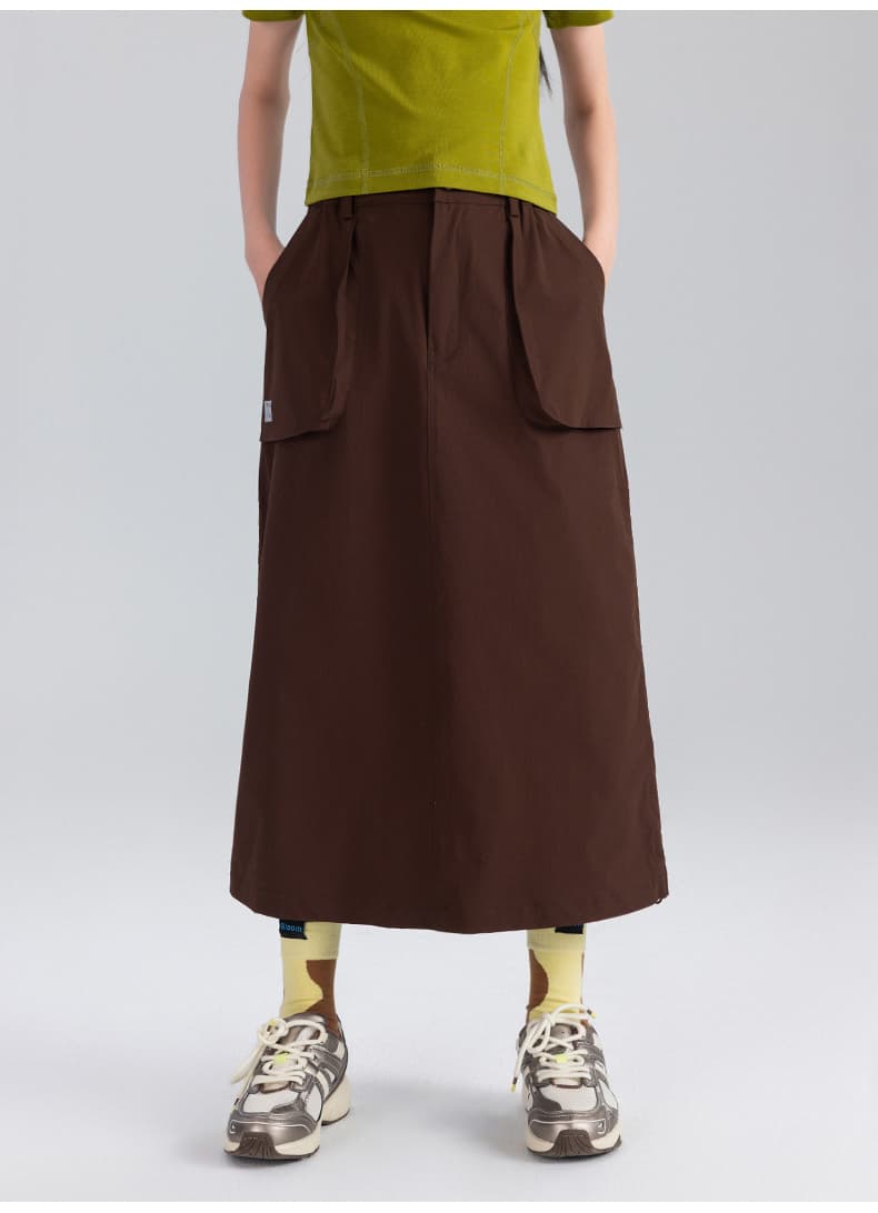 アウトドアファッション 機能性ポケット付きロングスカート
