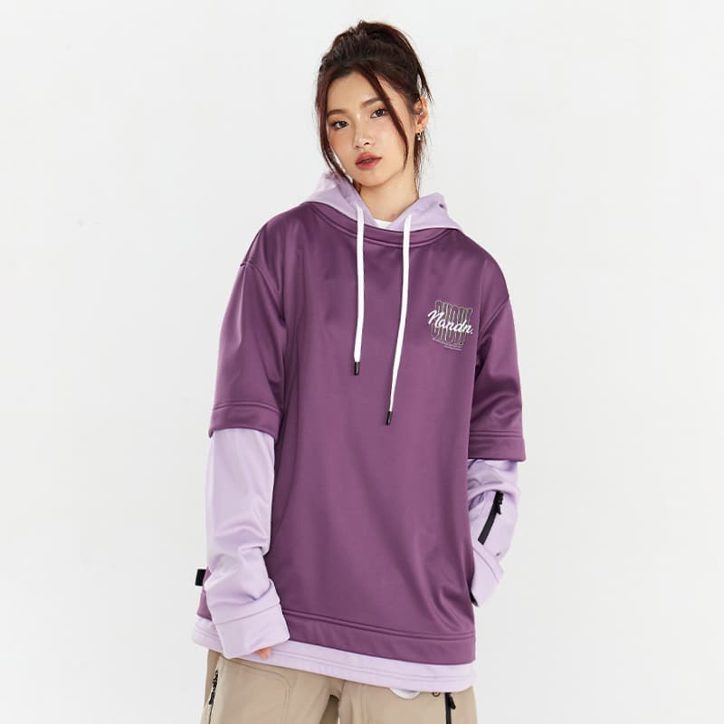 アウトドアファッション ゆったりシルエットレイヤード風パーカー