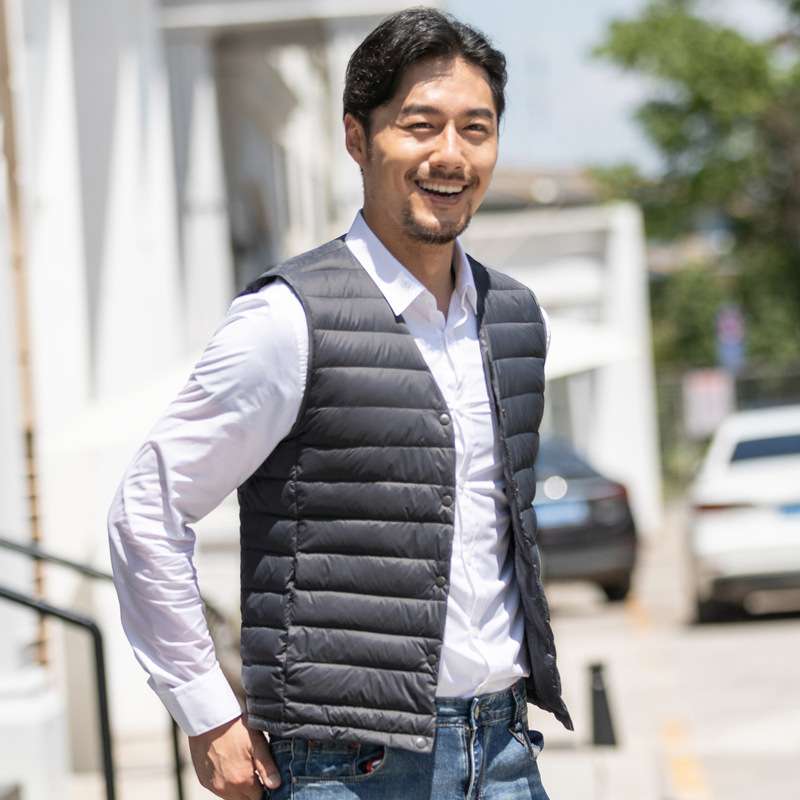 アウトドアファッション 超軽量 ダウンベスト