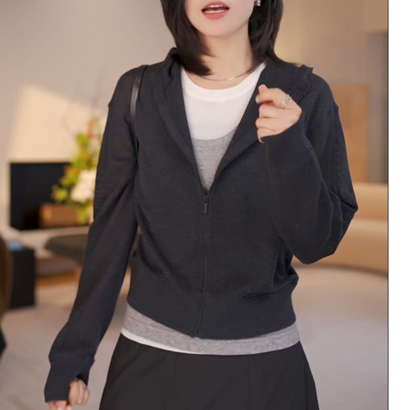 アウトドアファッション 重ね着風フード付きジャケット