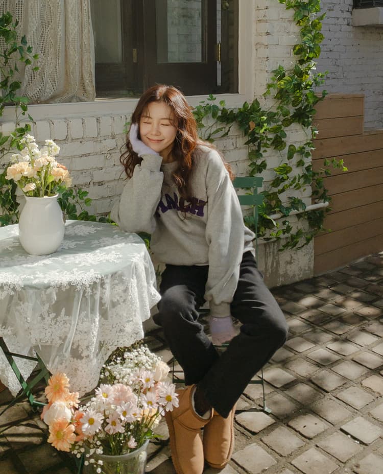 アウトドアファッション 春月レタリングトレーナー