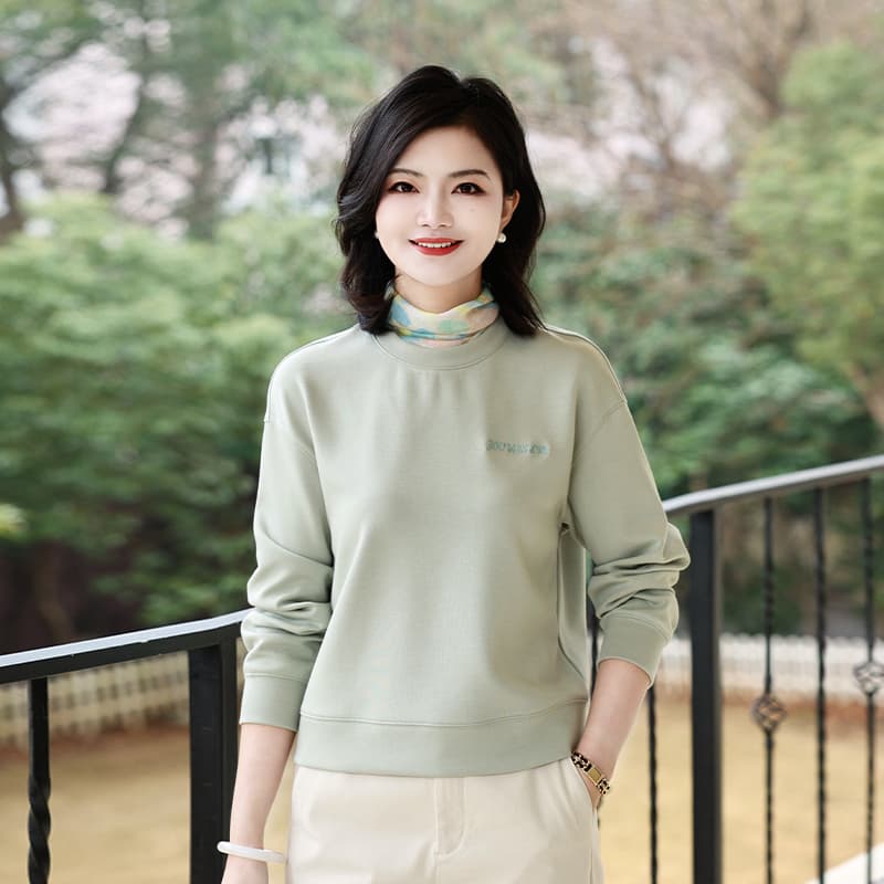 アウトドアファッション 花柄インナー付き柔らか素材スウェット