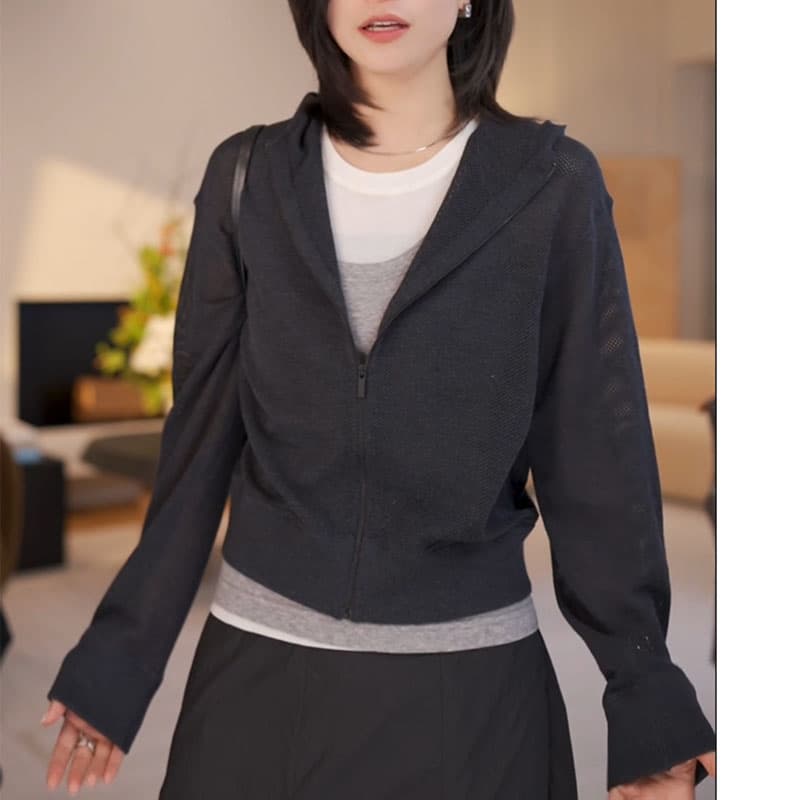 アウトドアファッション 重ね着風フード付きジャケット