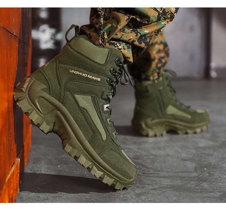 アウトドアファッション 高機能トレッキングブーツ