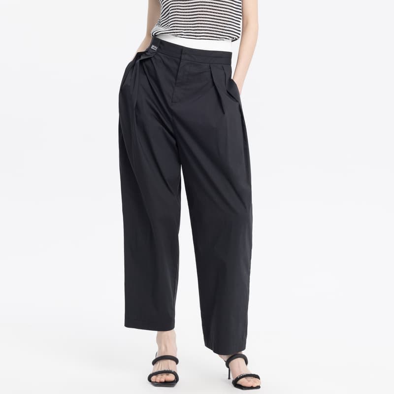 アウトドアファッション プリーツゆったりワイドパンツ