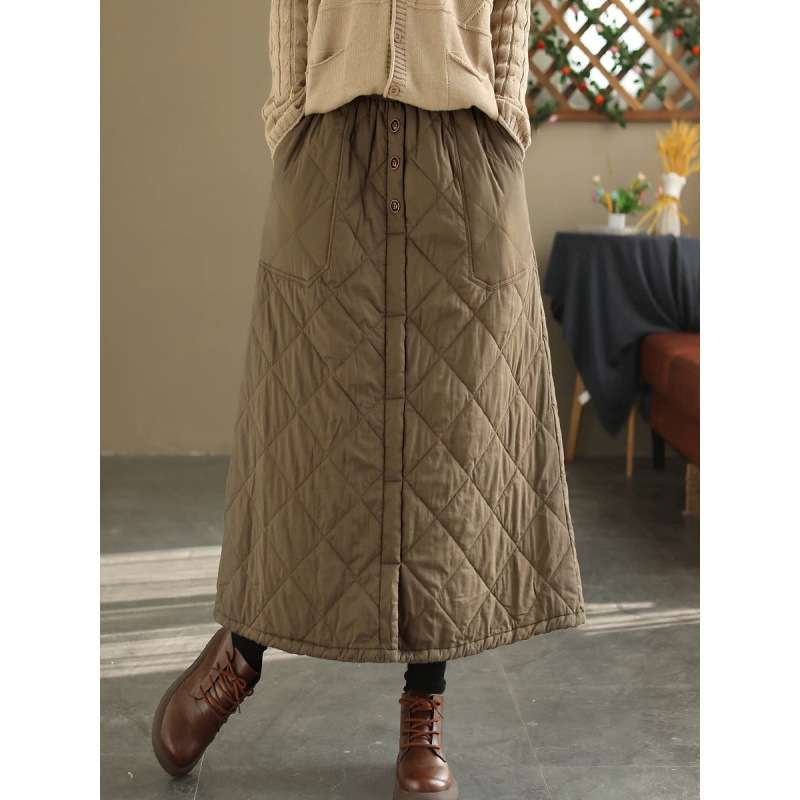 アウトドアファッション キルティングスカート付きニットワンピース