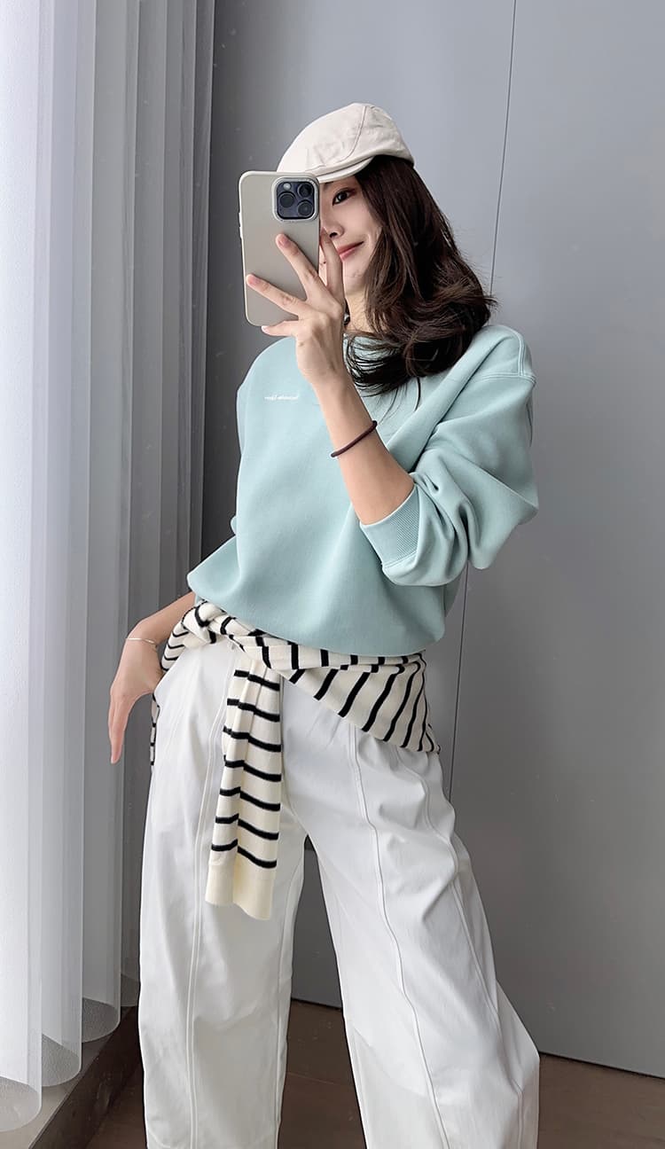 アウトドアファッション シンプル素材スウェット