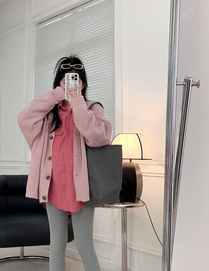 アウトドアファッション ゆるふわニットカーディガン