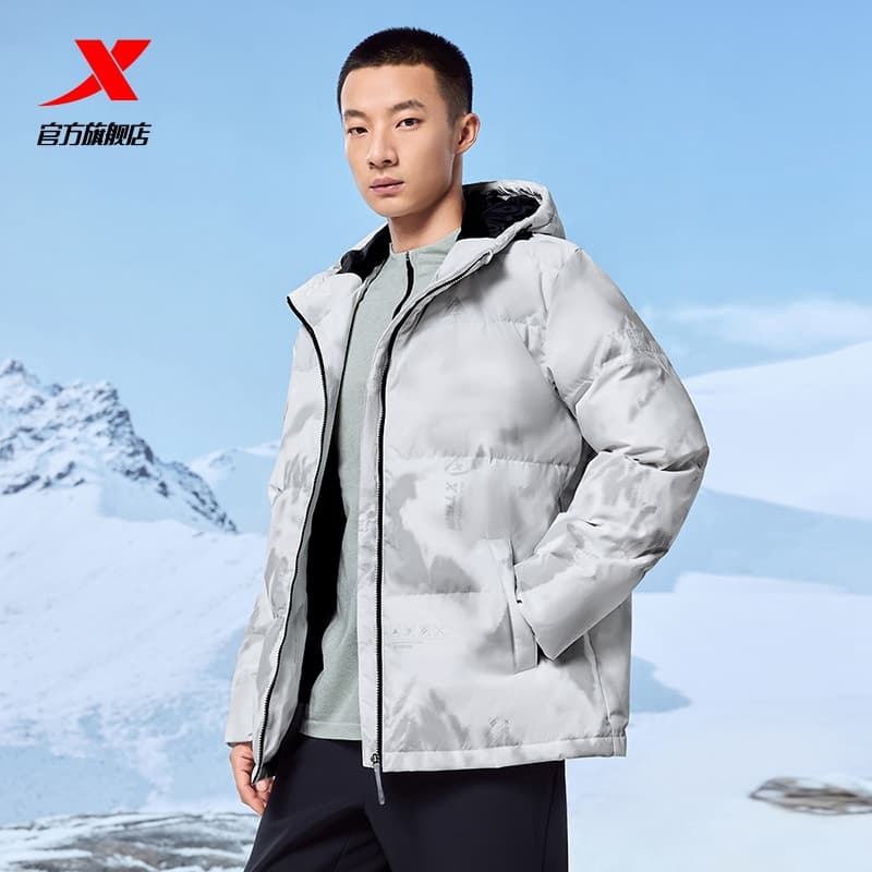 アウトドアファッション 防寒仕様 軽量ダウンジャケット