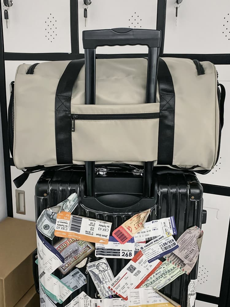 アウトドアファッション 機能性抜群 多収納キャンプバッグ