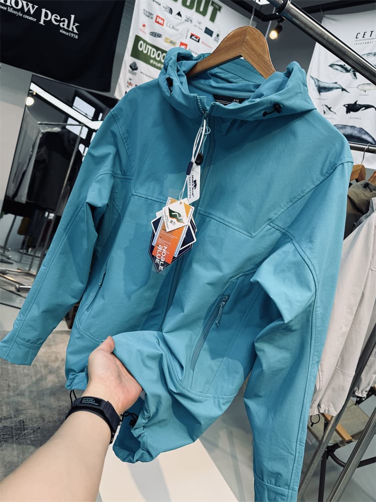 アウトドアファッション 防水機能付き山岳トレッキングパーカー