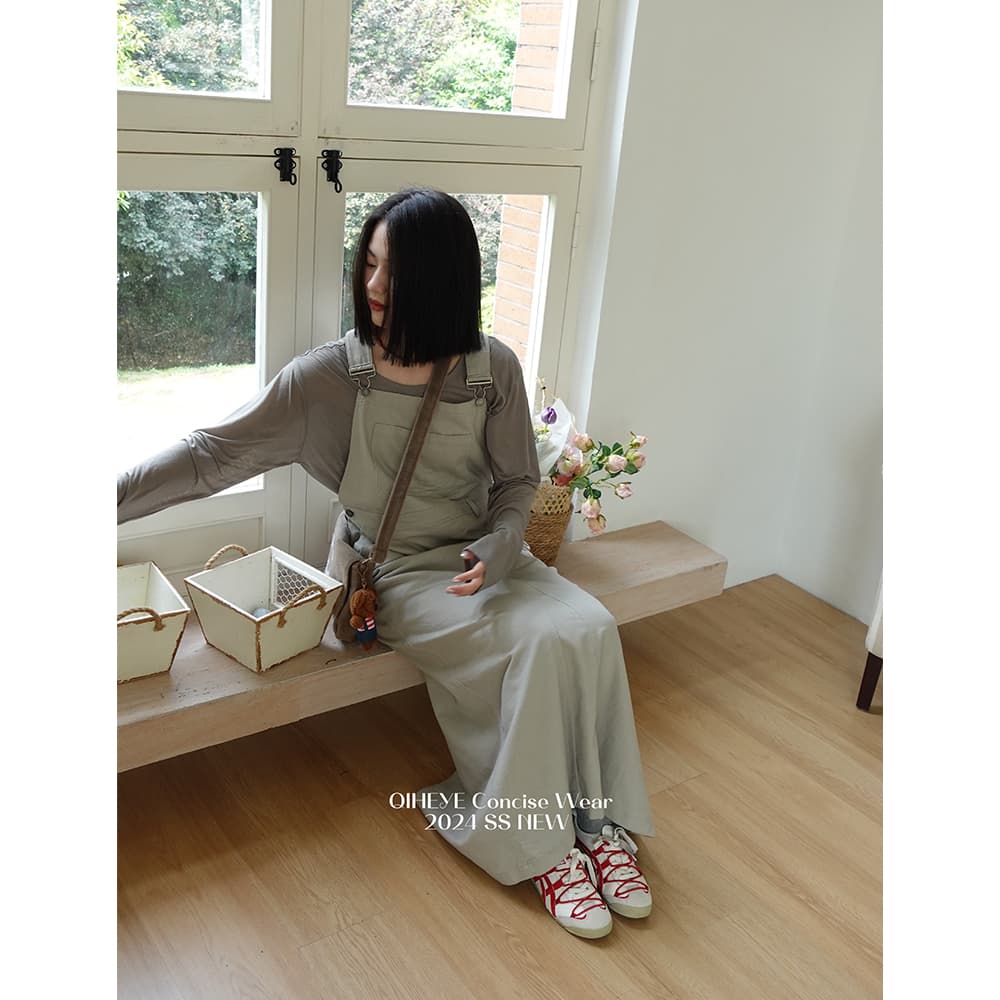 アウトドアファッション ゆったりオーバーオール風マキシワンピース