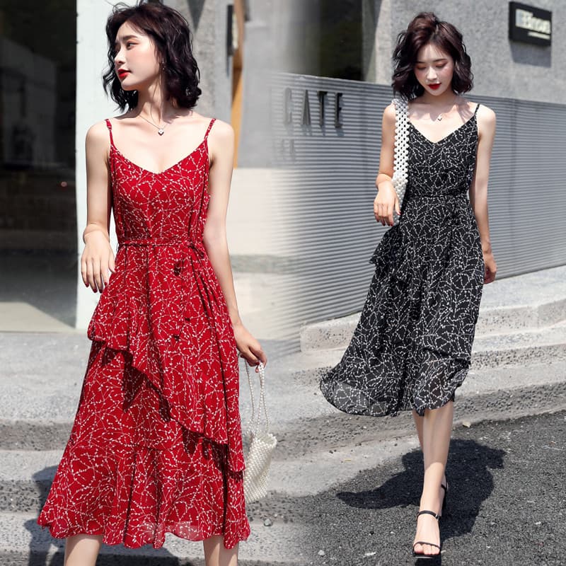 アウトドアファッション 涼やか波模様ティアードワンピース