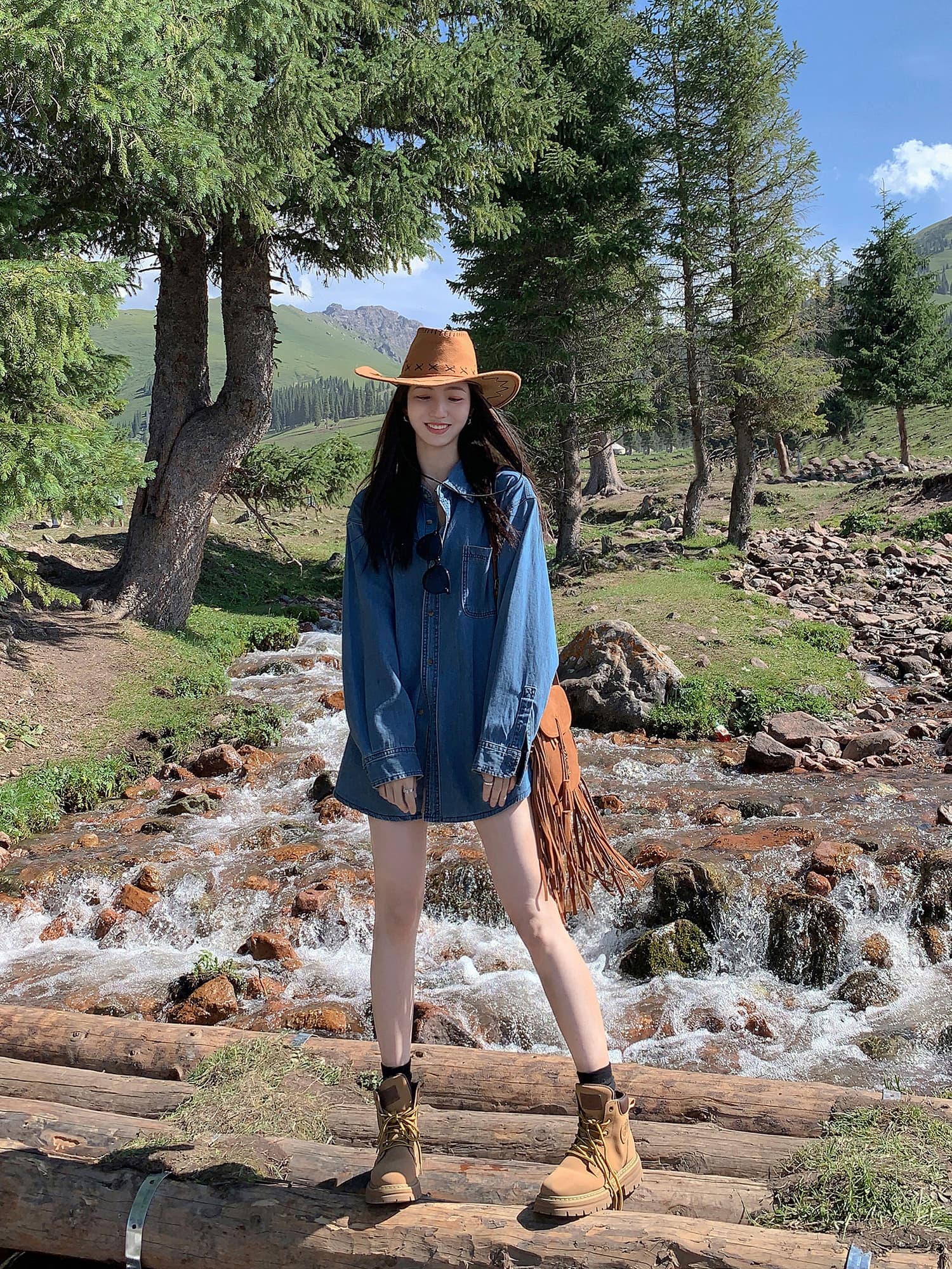 アウトドアファッション 山歩きデニムシャツワンピース