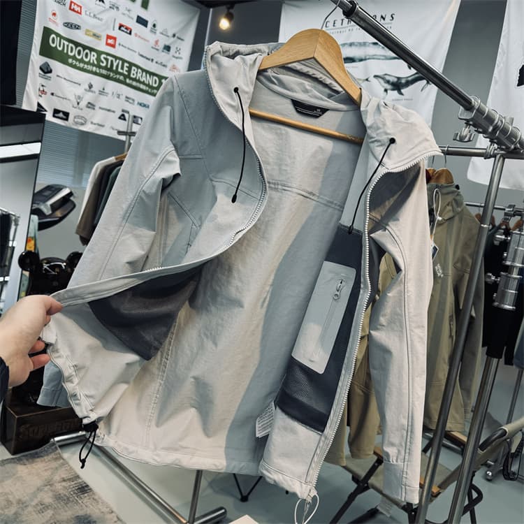 アウトドアファッション 防水機能付き山岳トレッキングパーカー