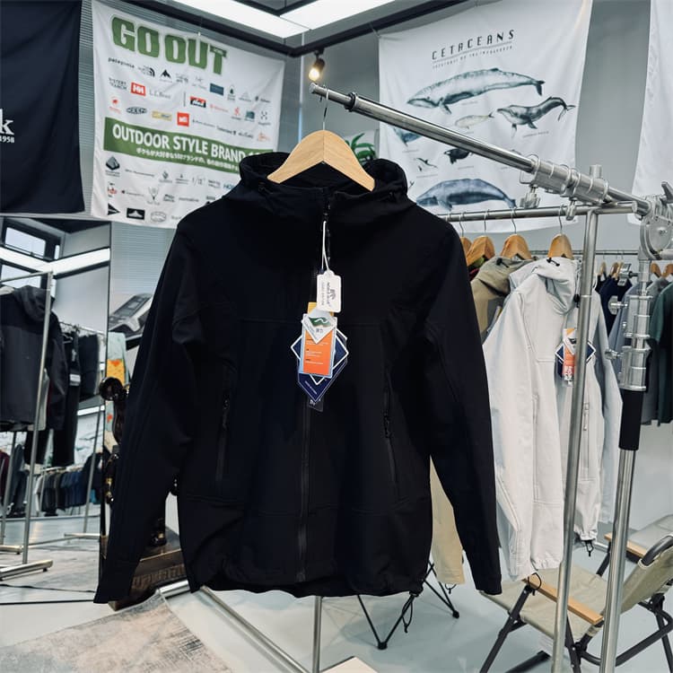 アウトドアファッション 防水機能付き山岳トレッキングパーカー