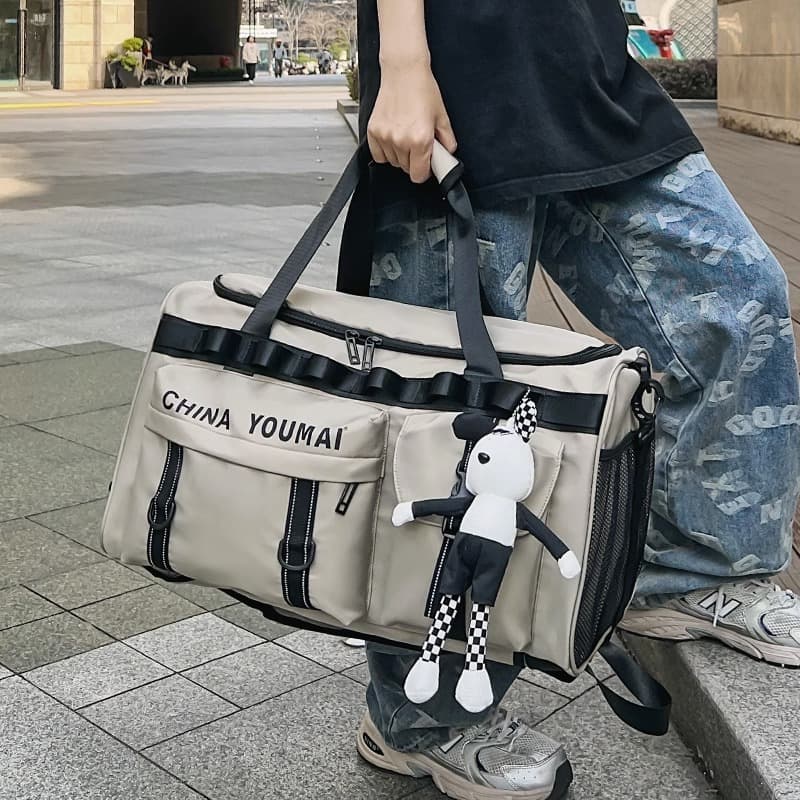 アウトドアファッション 機能性抜群 多収納キャンプバッグ