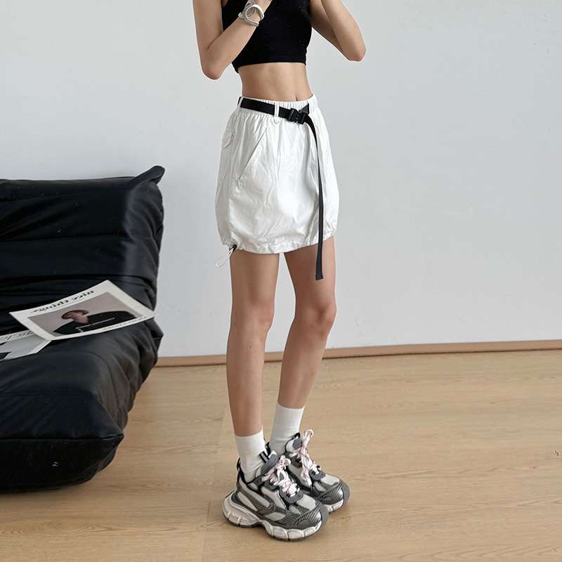 アウトドアファッション 軽量バルーンショートパンツ