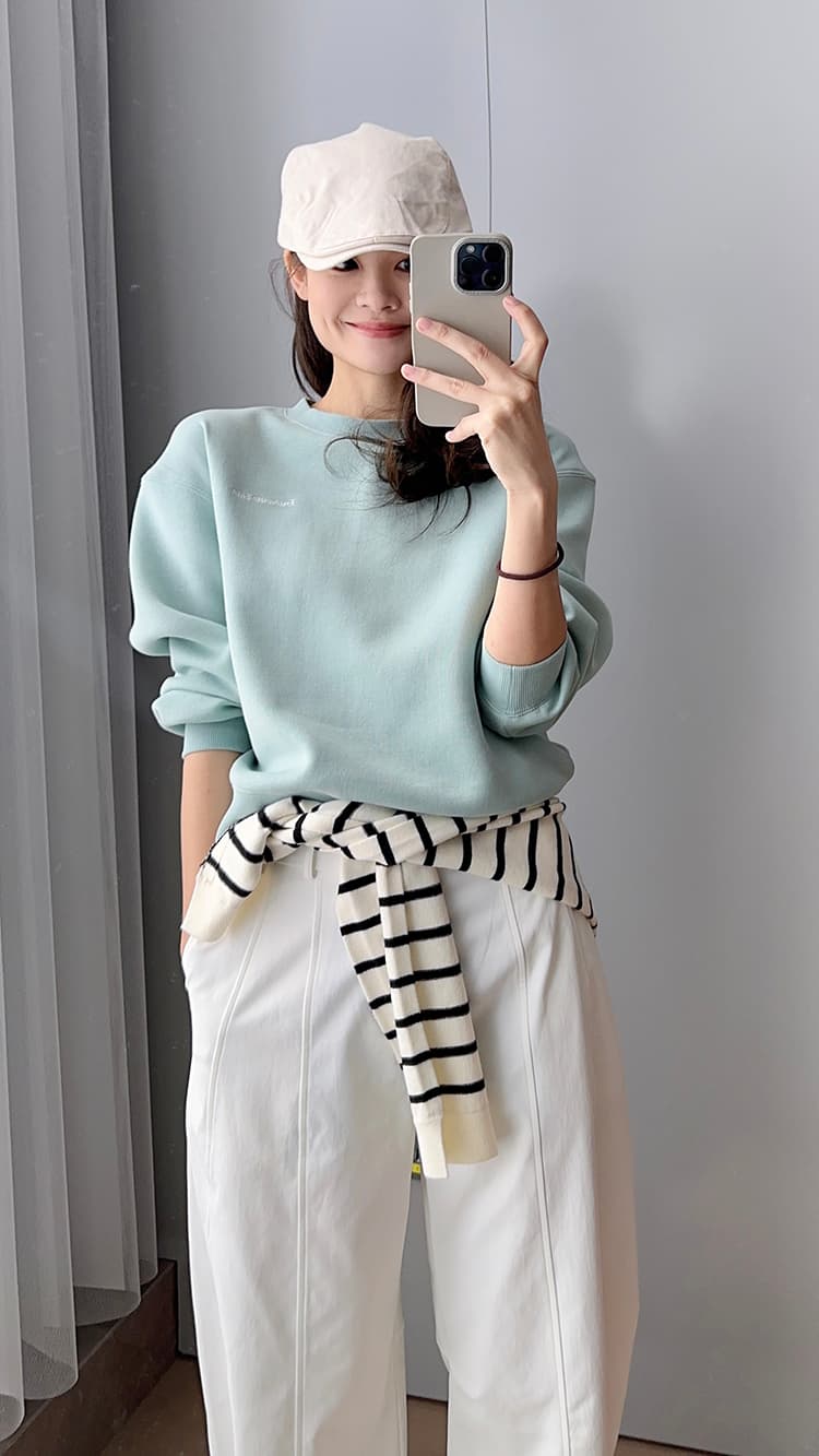 アウトドアファッション シンプル素材スウェット