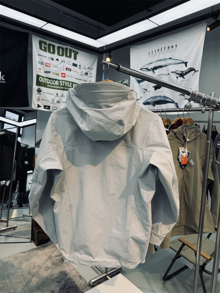 アウトドアファッション 防水機能付き山岳トレッキングパーカー