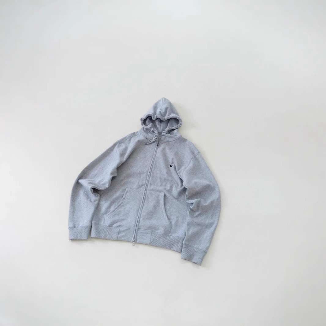 アウトドアファッション ジップアップロングパーカー体型カバー